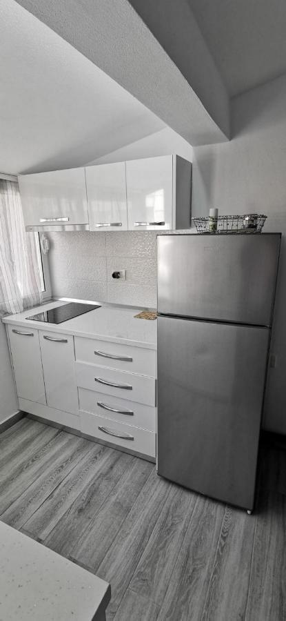Mimoza Appartament โกเลม ภายนอก รูปภาพ
